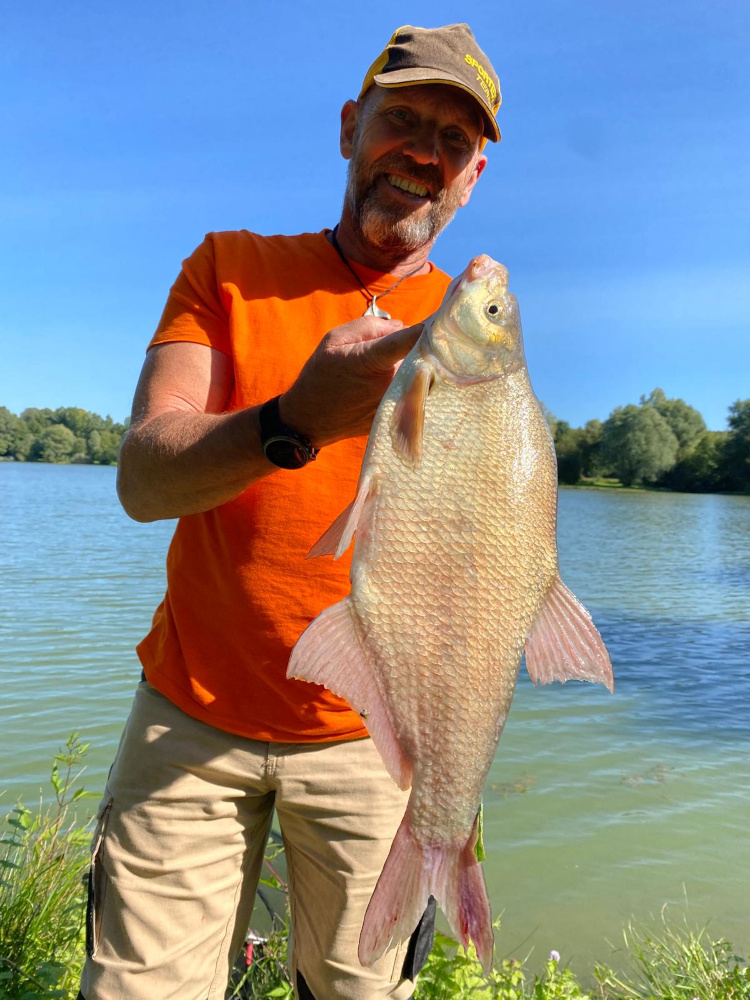 Les grosses brèmes répondent aussi à l'appel du method feeder.